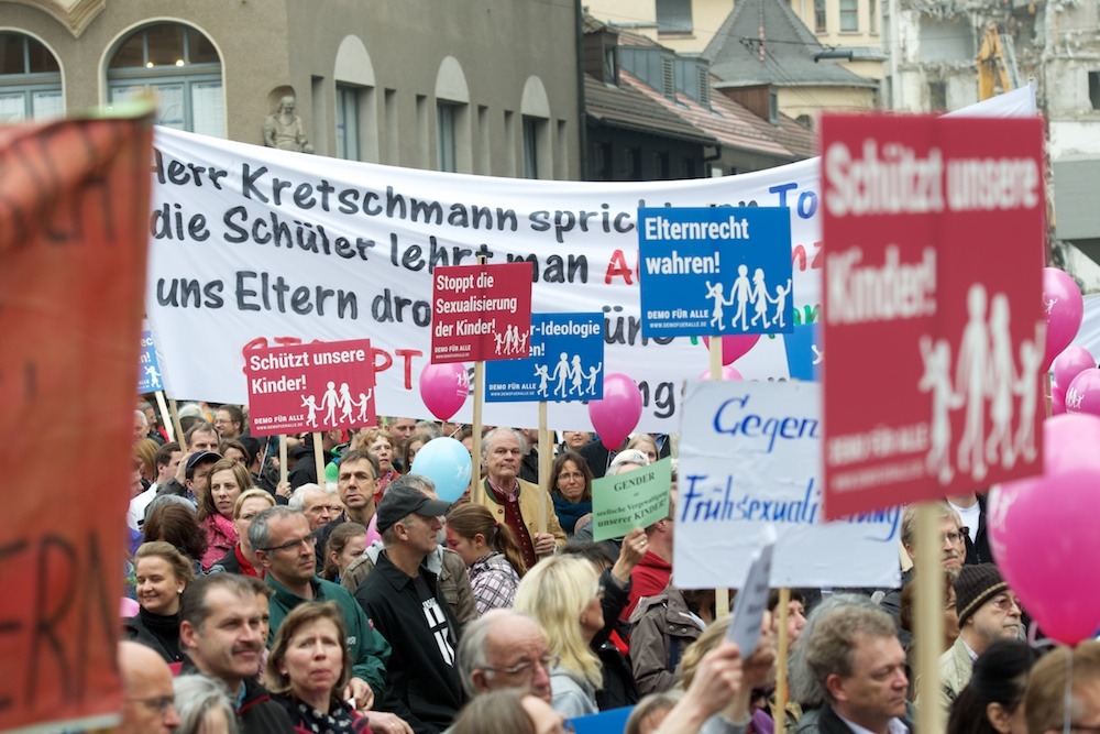 Erfolg für »Demo für alle«: Kretschmann rudert mit Bildungsplan zurück