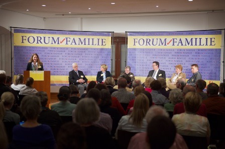 Bildergalerie Forum Familie 2014 »Sexuelle Vielfalt und Gender Mainstreaming in der Schule« am 18.10.14 in Stuttgart