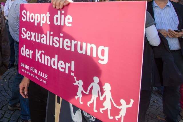 Hamburg zieht  Lehrwerk »Sexual­pädagogik der Vielfalt« zurück