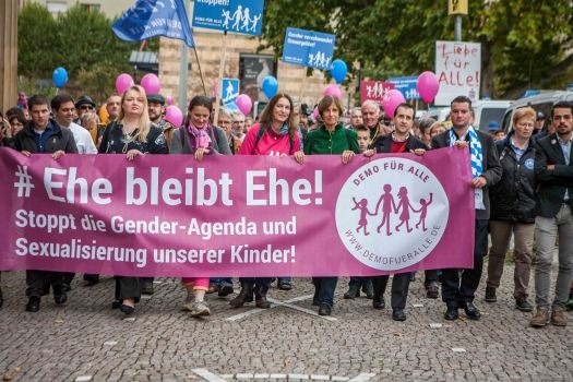 5.350 protestieren für Ehe und Familie in Stuttgart