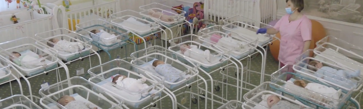 Zur Ware degradiert: Video zeigt Schrecken der Leihmutterschaft