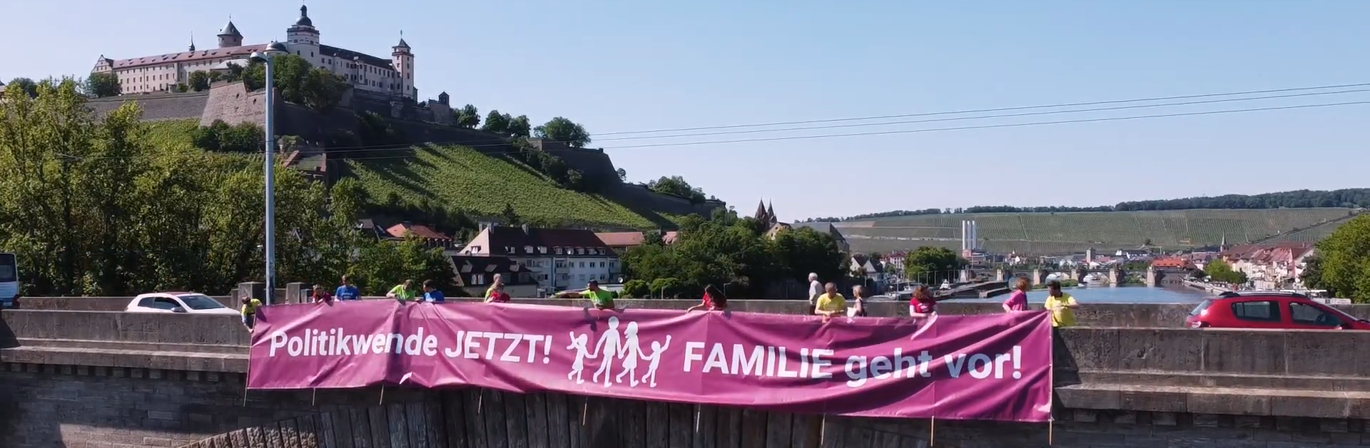 Wir haben für Sie demonstriert: Würzburg-Aktion und Studiogespräch “Familie geht vor!”