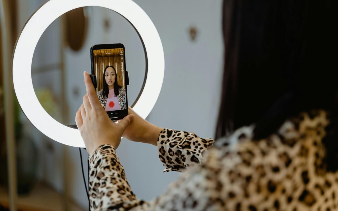 TikTok: Chinesischer Einfluss in der westlichen Jugendkultur