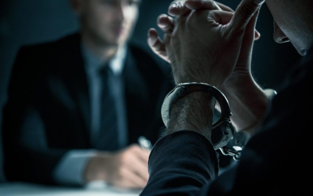 Offenbarungsverbot: Pädokrimineller droht Richter